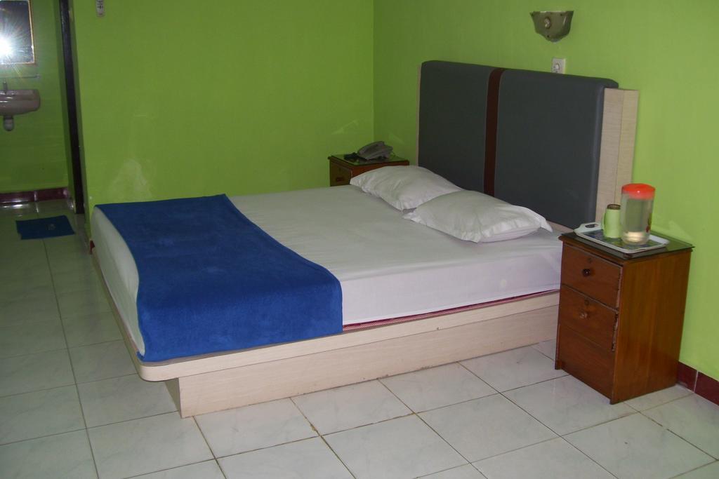 Hotel Bahagia ปังกาลันบุน ภายนอก รูปภาพ